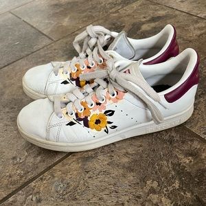 Rare Adidas Floral Shoes Womens Size 8.5